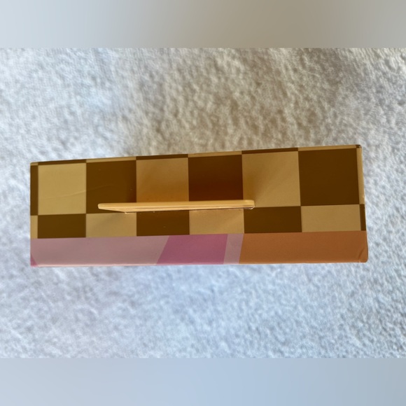 MVMT AirPod pro soft shell protective casa. Gingham plaid. NWT - Picture 3 of 9